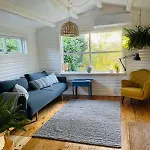 Casa de Férias Tiny House Lindebo Near By The