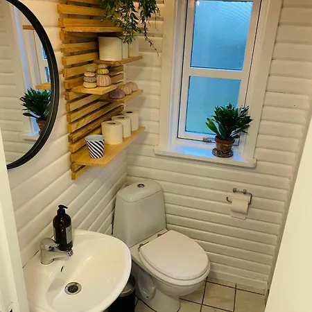 Feriehus Tiny House Lindebo Near By The