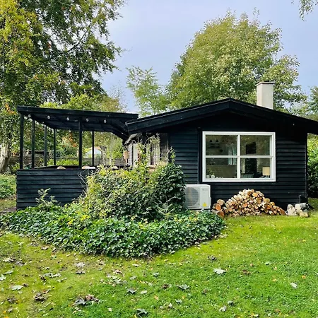 別荘 Tiny House Lindebo Near By The *