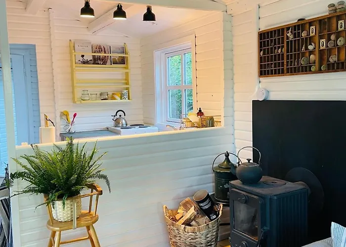 Tiny House Lindebo Near By The