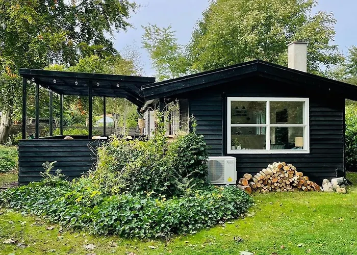 別荘 Tiny House Lindebo Near By The *